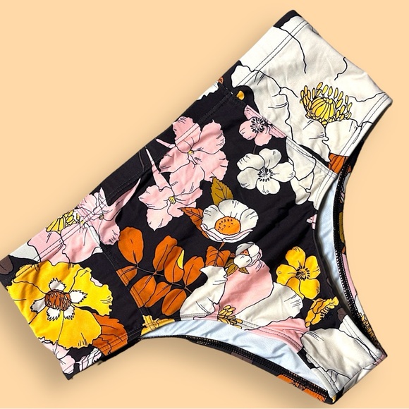 🎉HP🎉 EUC Quicksilver Retro Floral Rash Guard and Bikini Bottom Set. Size Small - Picture 4 of 14